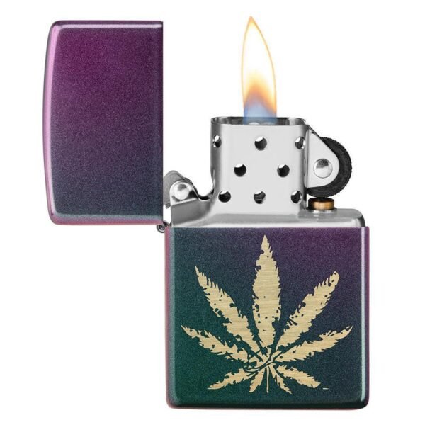 Zippo aansteker – Cannabis Design Iridescent Engraved - Image 2